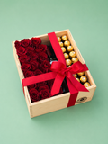 Caja de madera con rosas Importadas, Vino y Bombones Ferrero Rocher